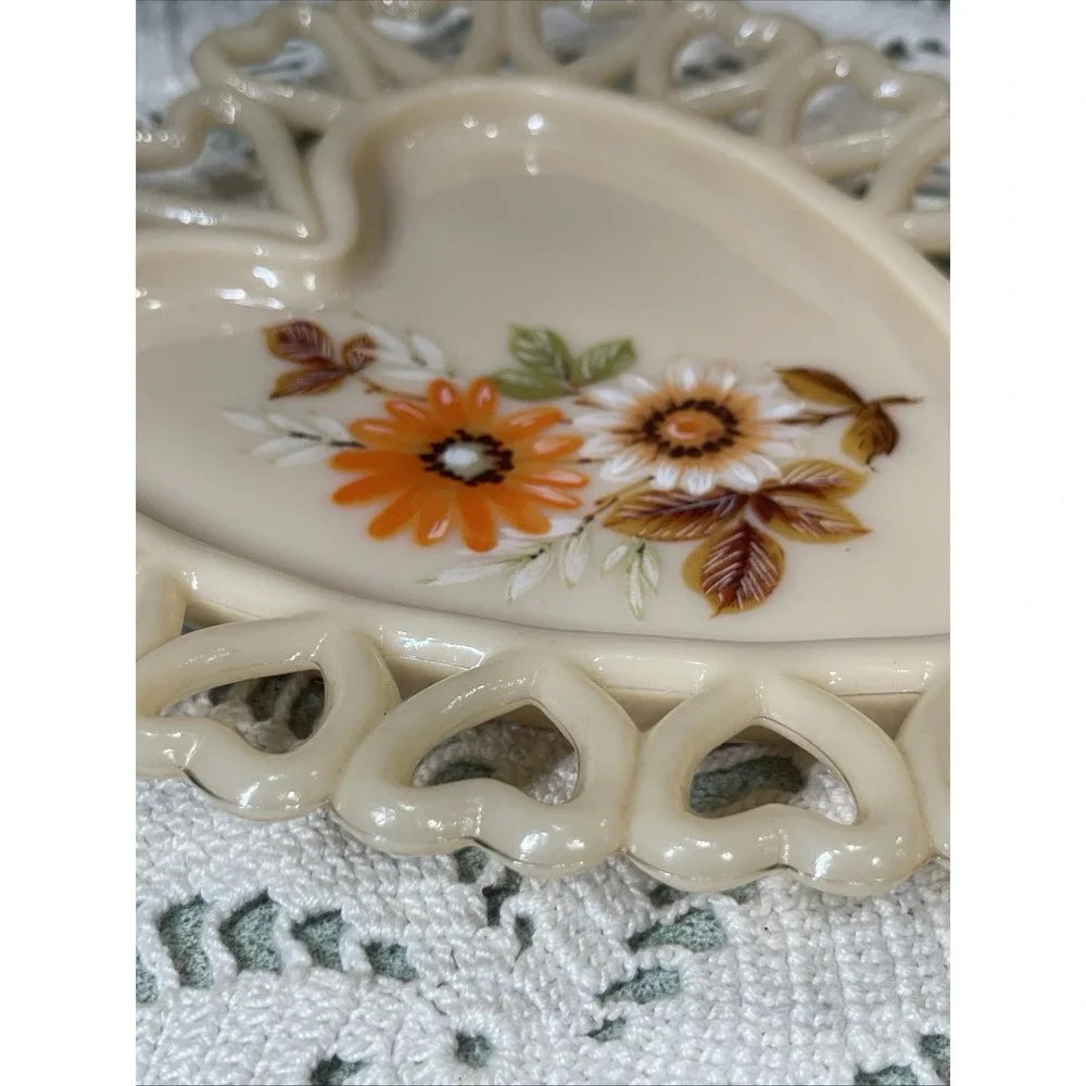 Vintage Westmoreland Tan Glass Heart Lace Edge Orange Floral Trinket Plate